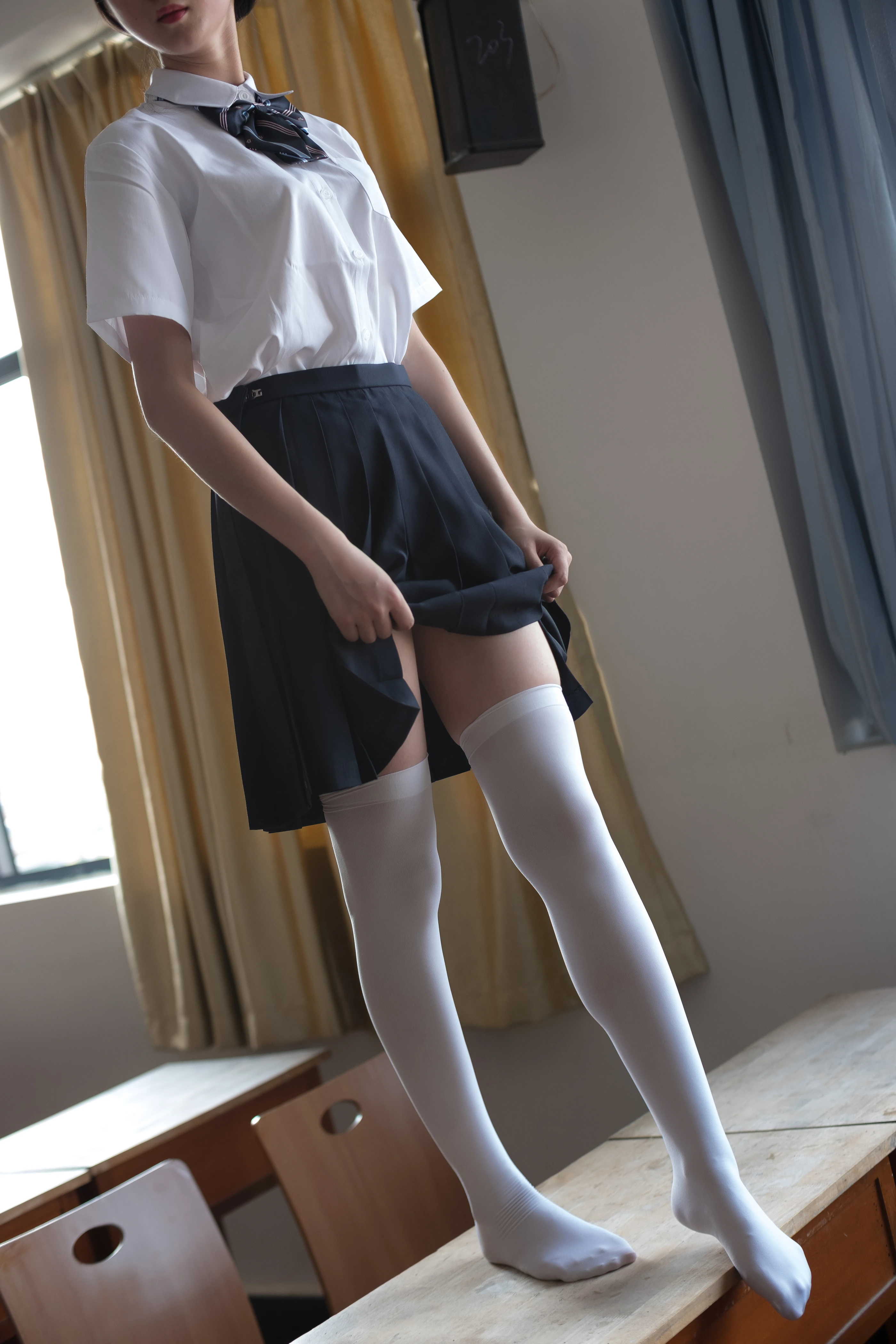 森萝财团 [BETA-022] 教室里的JK白丝少女 [66P] 1